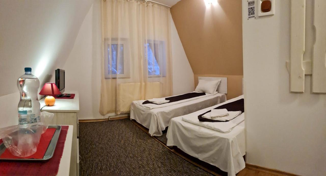 Pensiunea Happy Inn Vatra Dornei Luaran gambar