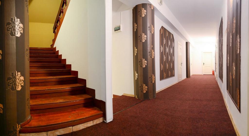 Pensiunea Happy Inn Vatra Dornei Luaran gambar