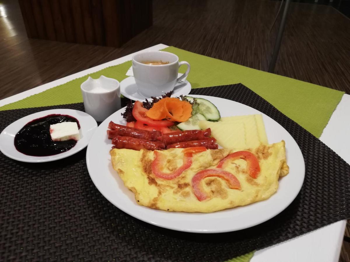 Pensiunea Happy Inn Vatra Dornei Luaran gambar